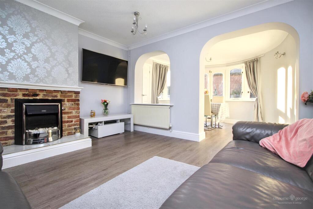 House in Reading, Holybrook - View 2