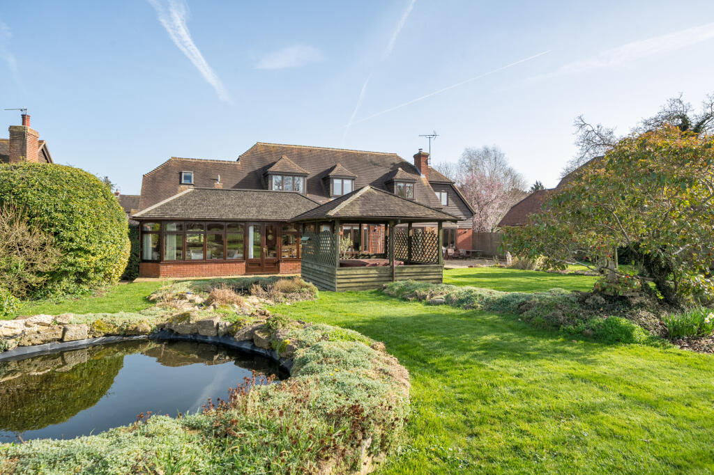 Main image of property: High Street, Abingdon, OX14