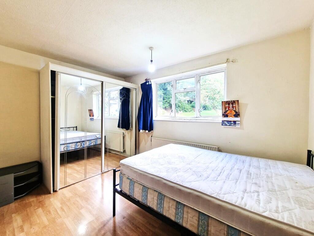 Roe Green, LONDON, NW9 0PL, UNITED KINGDOM photo 2
