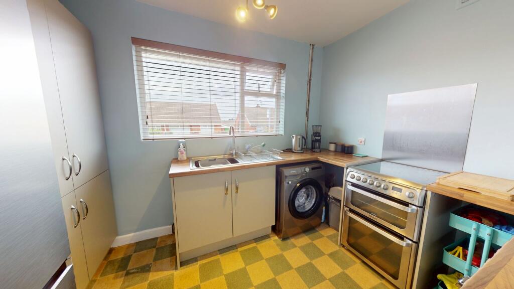 House in Stoke-on-Trent - View 4