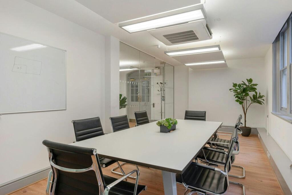 111332_6 Lloyds Avenue (19)_low.jpg