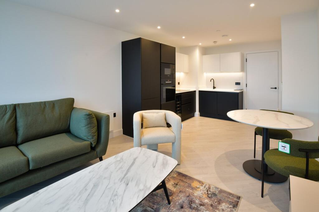 Main image of property: 1 Trinity Way, Manchester, M3