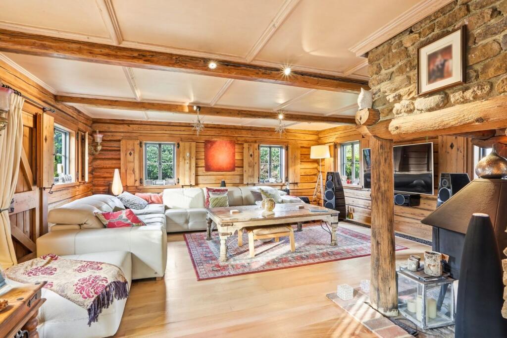 House in Reigate and Banstead, Surrey - View 5