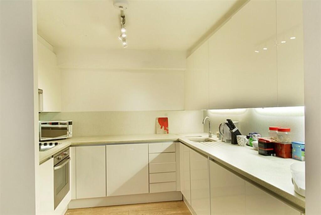 Apartment in London - View 5