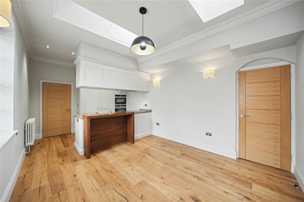 Apartment in Harrogate, High Harrogate - View 4