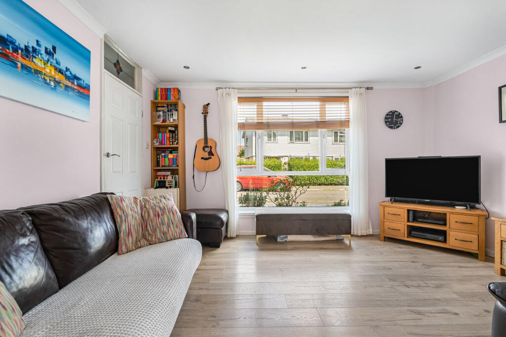 House in Sunbury-on-Thames, Kempton Park - View 2