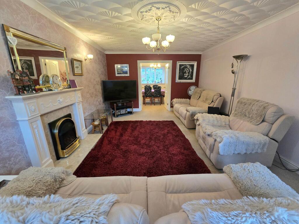 Woodstock Gardens, Pencoed, CF35 photo 2