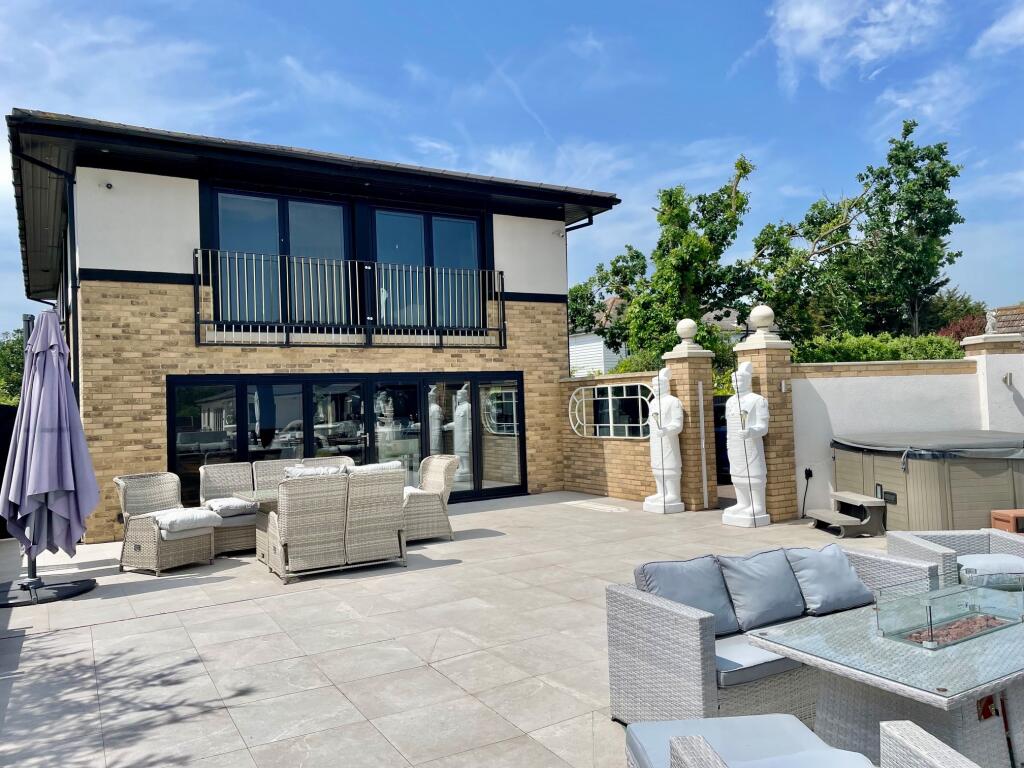 Main image of property: Brentwood, Essex, CM13
