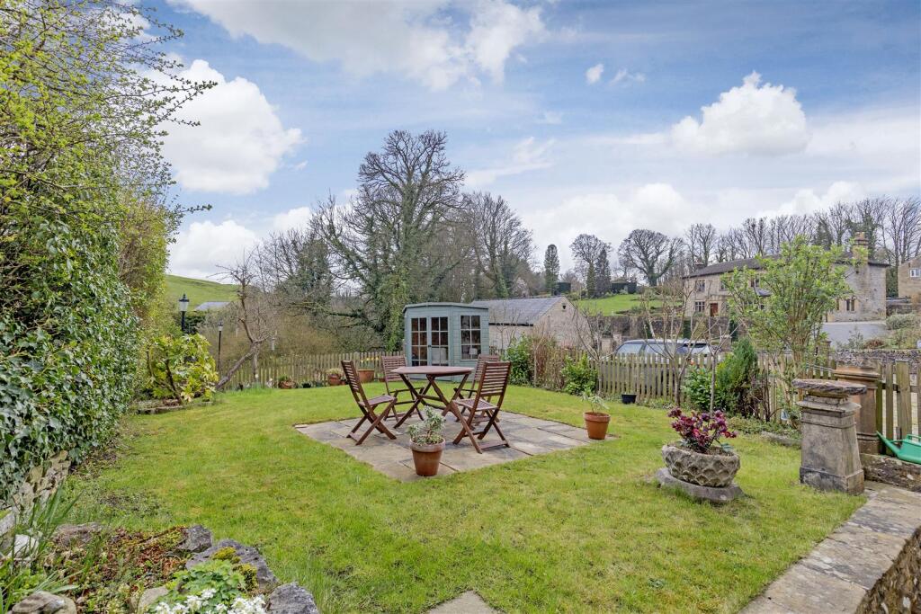 The Square, Eyam, Hope Valley photo 3