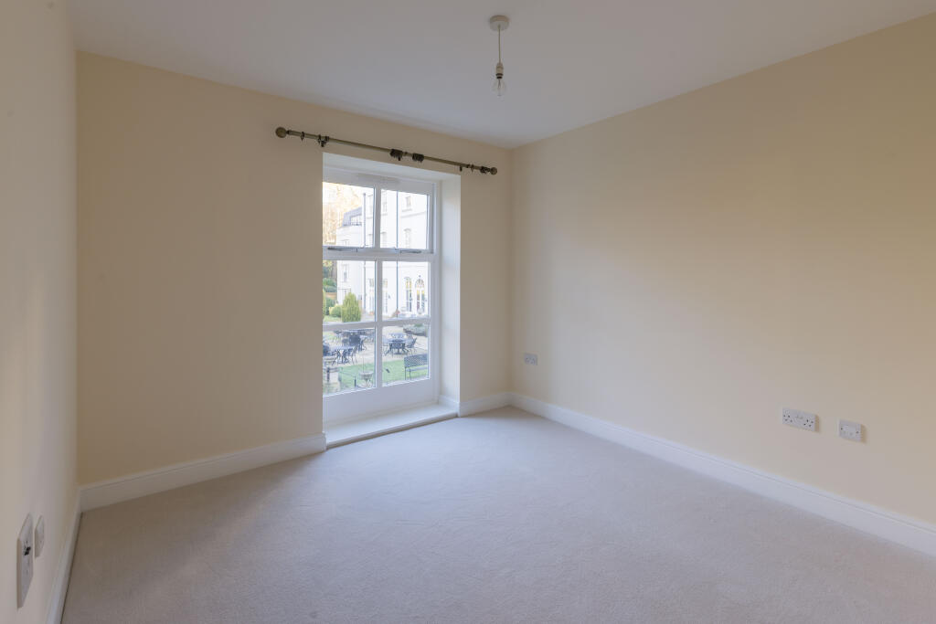 Templeton Road, RG17 - More