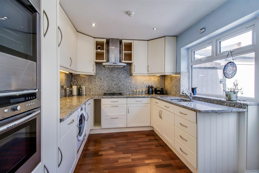 Cleveland Avenue, Lupset Park, Wakefield - View 3