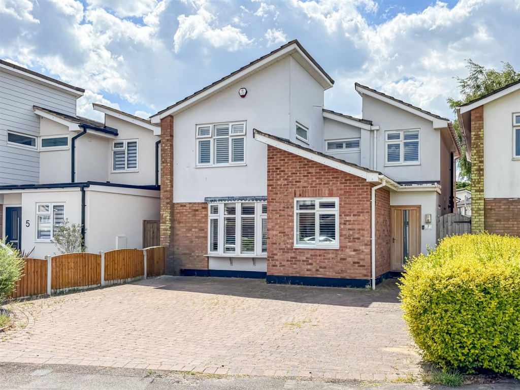 4-bed detached on Kilnwood Avenue, Hockley, £600,000