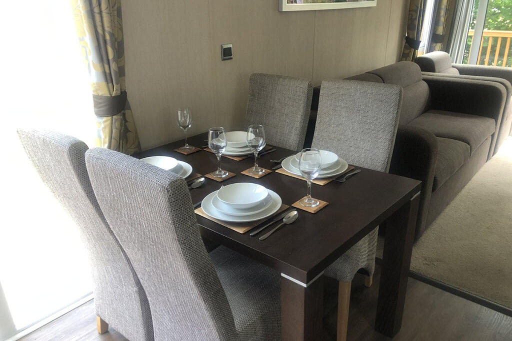 Cheddar Woods Holiday Resort & Spa, Axbridge Road, Cheddar, Somerset photo 4
