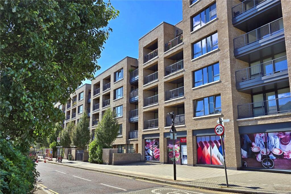 Apartment in London, Pepys Estate, New Cross - View 3