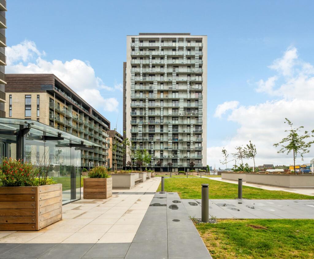 Main image of property: Flat 2/9, 354 Meadowside Quay Walk, Glasgow, G11