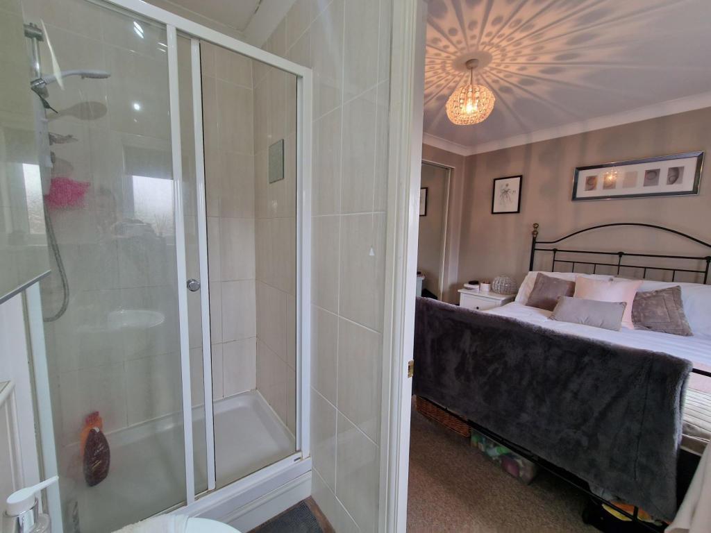 Apartment in Hull - View 4