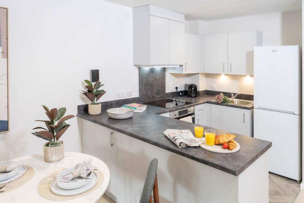 Main image of property: Mansfield Road, Daybrook, Nottingham, Nottinghamshire, NG5 6DE