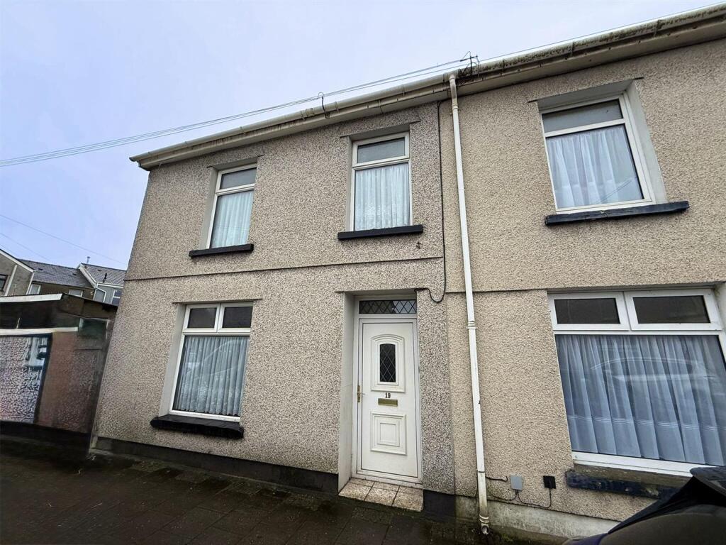 3-bed terraced on Llewelyn Street, Aberdare, £115,000