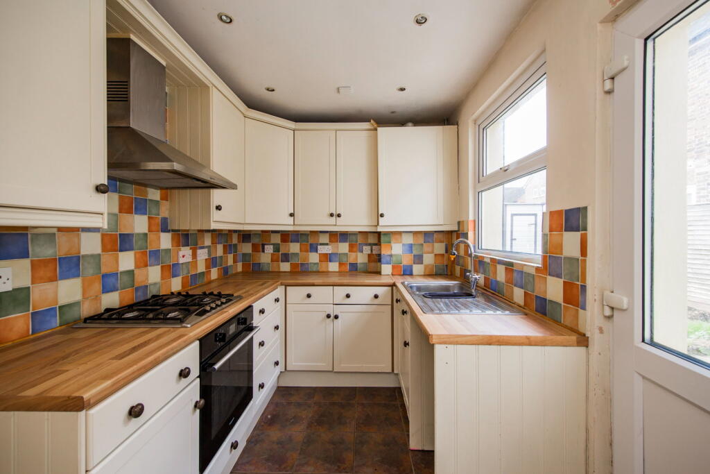 House in Tunbridge Wells, High Brooms, Southborough - View 2