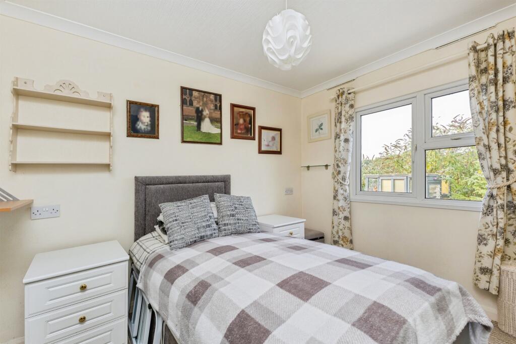 House in Torquay, Torbay - View 3