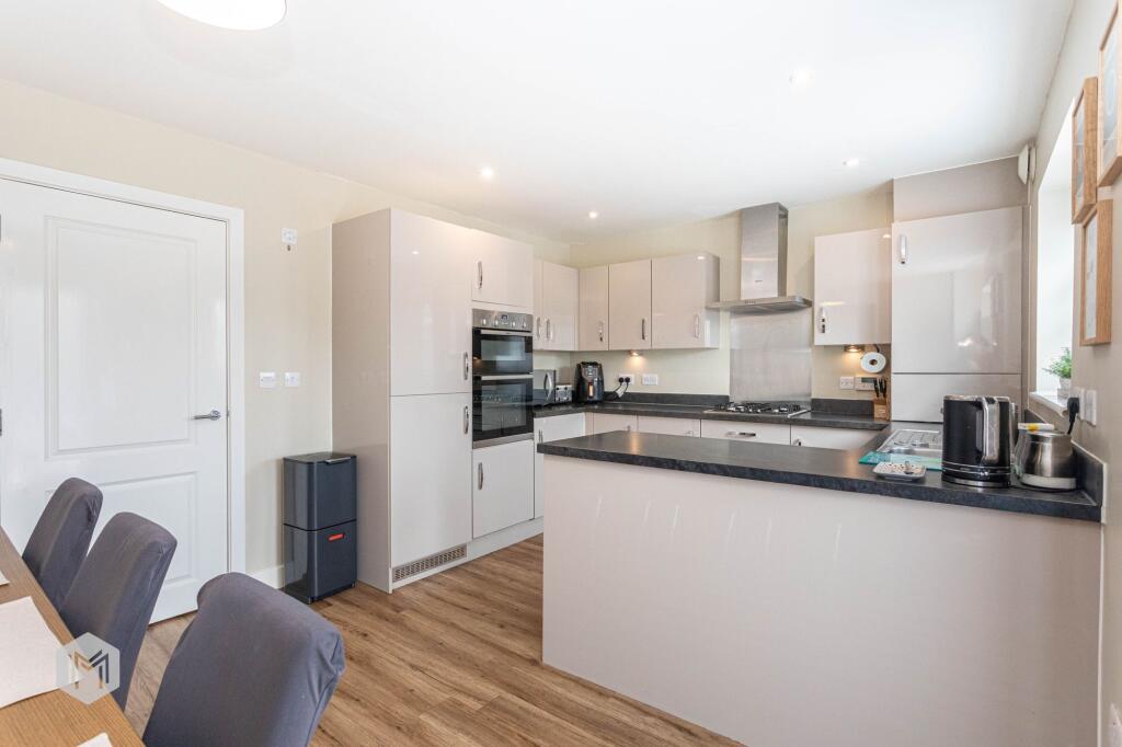 Regents Place, Lostock, BL6 photo 4