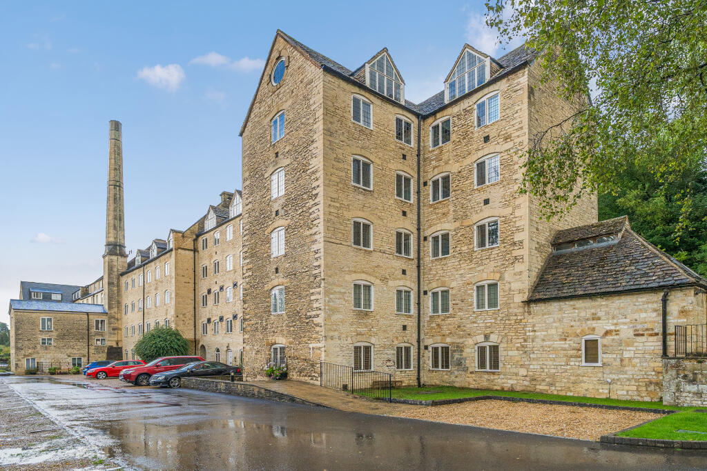 2-bed flat on Dunkirk Mills, Nailsworth, GL5, £195,000