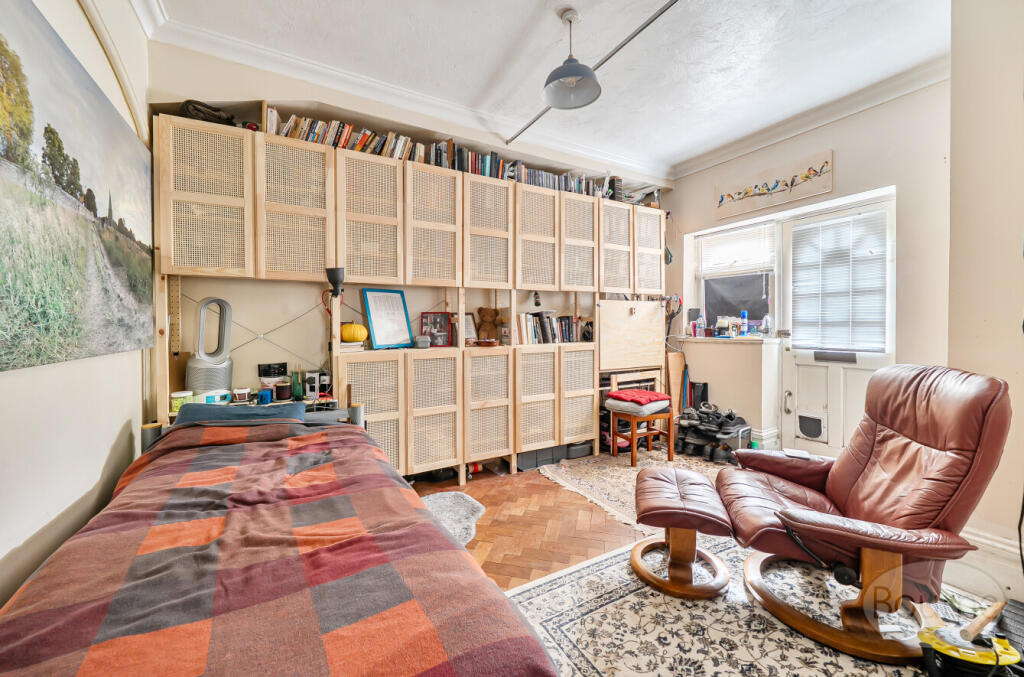 Apartment in Godalming, Crownpits - View 2
