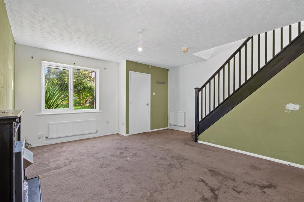Harwood Drive,  Kettering  NN16 photo 3