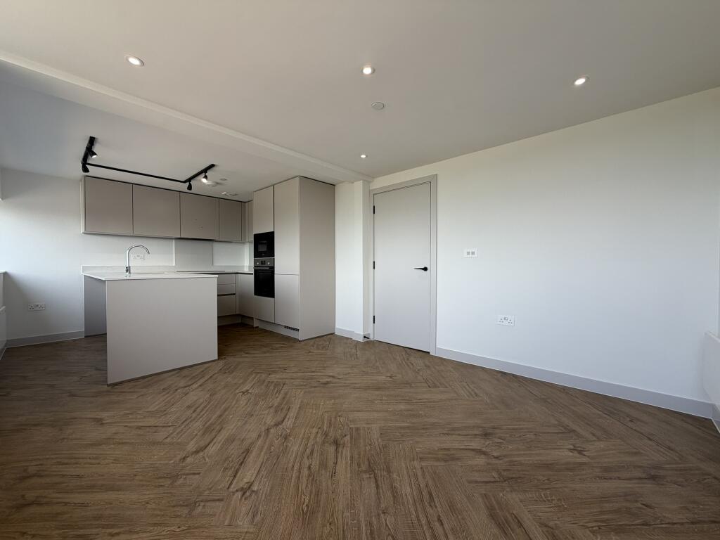 Apartment in Southampton - View 5