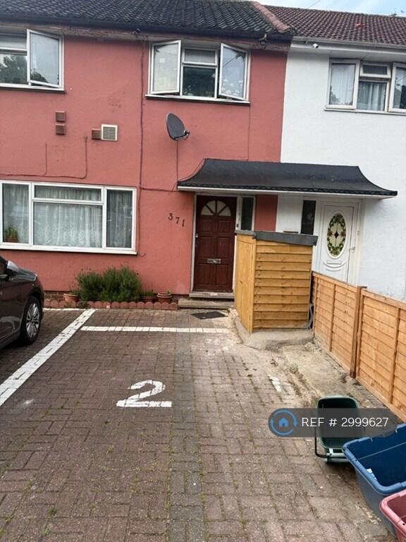 Main image of property: Bath Road, Hounslow, TW4