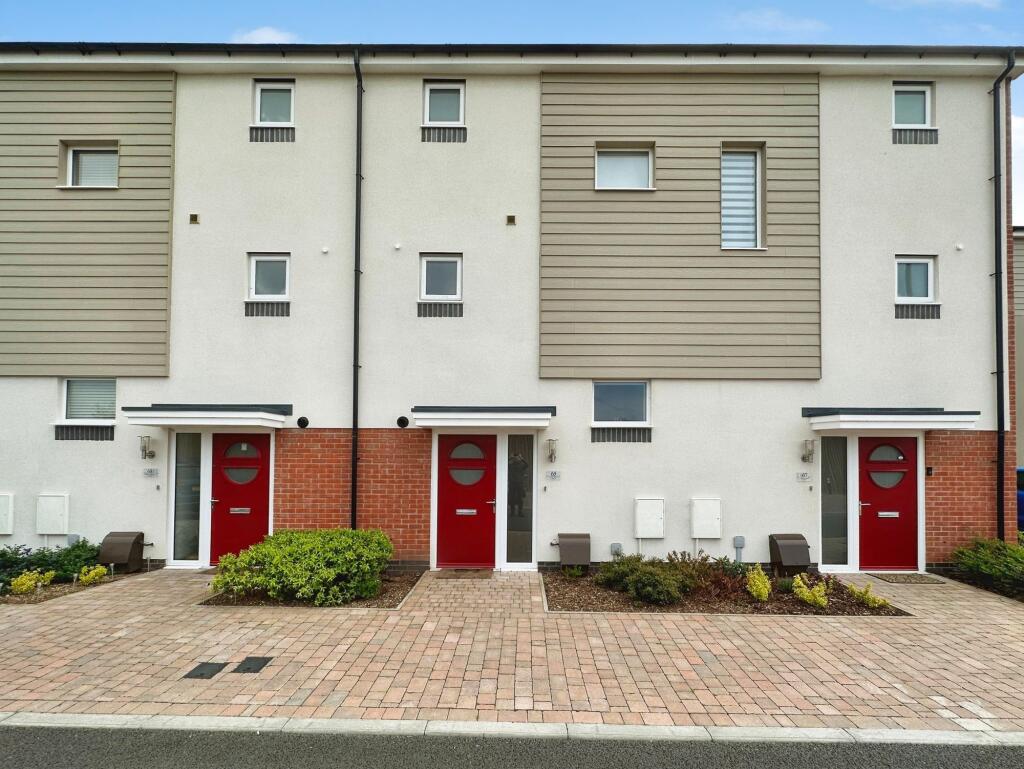 4-bed house on Mayflower Drive, Burton Upon Trent, DE14, £210,000