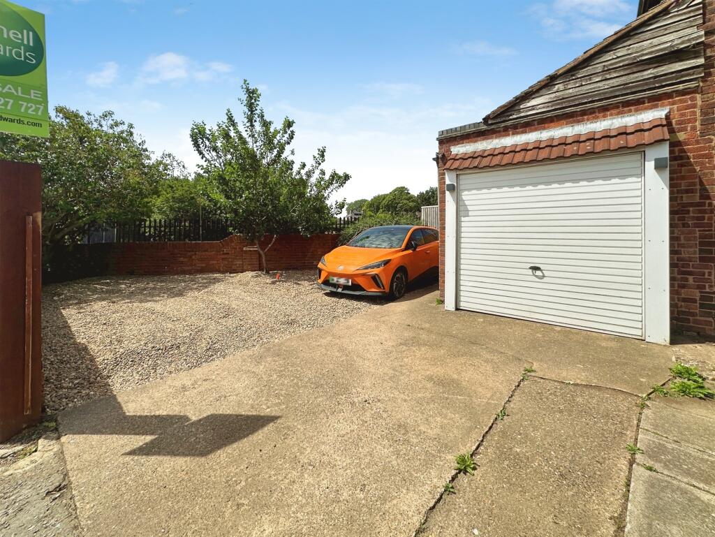 House in Ashfield, Kirkby-in-Ashfield, Nuncargate - View 3