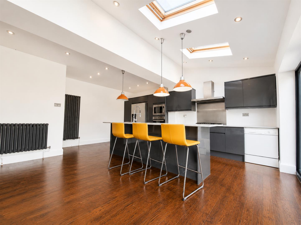 House in Dacorum, Hertfordshire - More