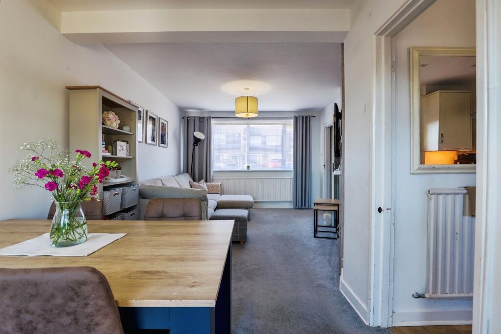 House in Swale, Grove Park, Chalkwell - More