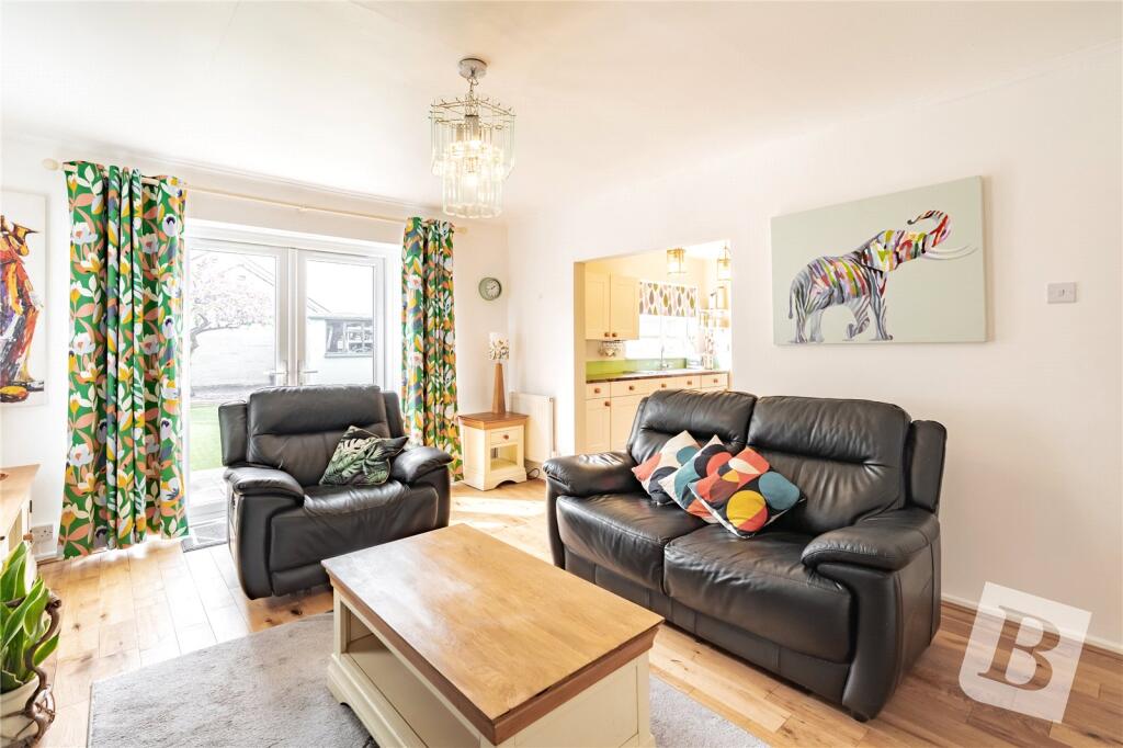 First Avenue, Northfleet, Gravesend, Kent, DA11 – další