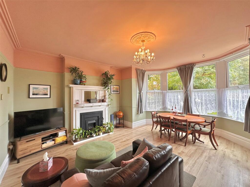Apartment in Taunton - View 2