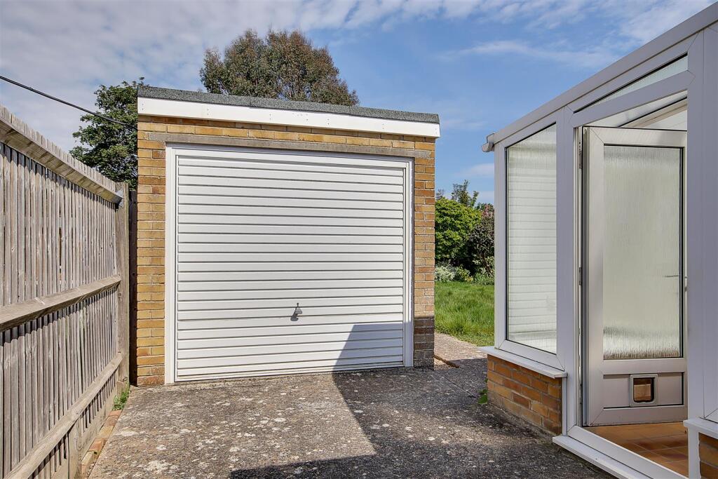 House in Worthing, West Sussex - View 4