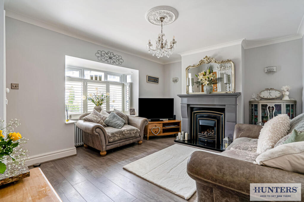 Thorpe Drive, Guiseley, Leeds photo 2