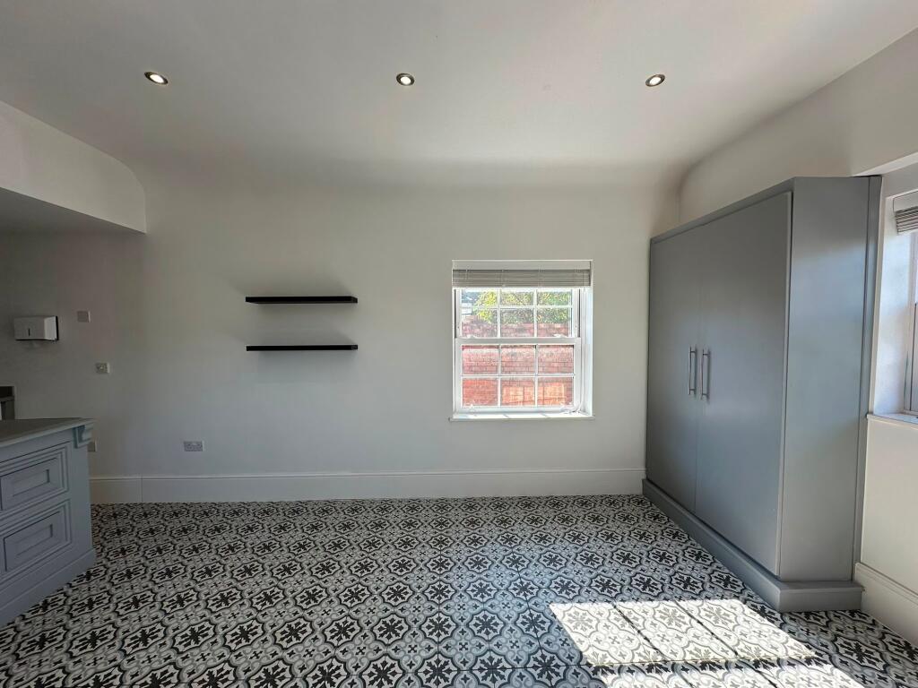 Fitted storage