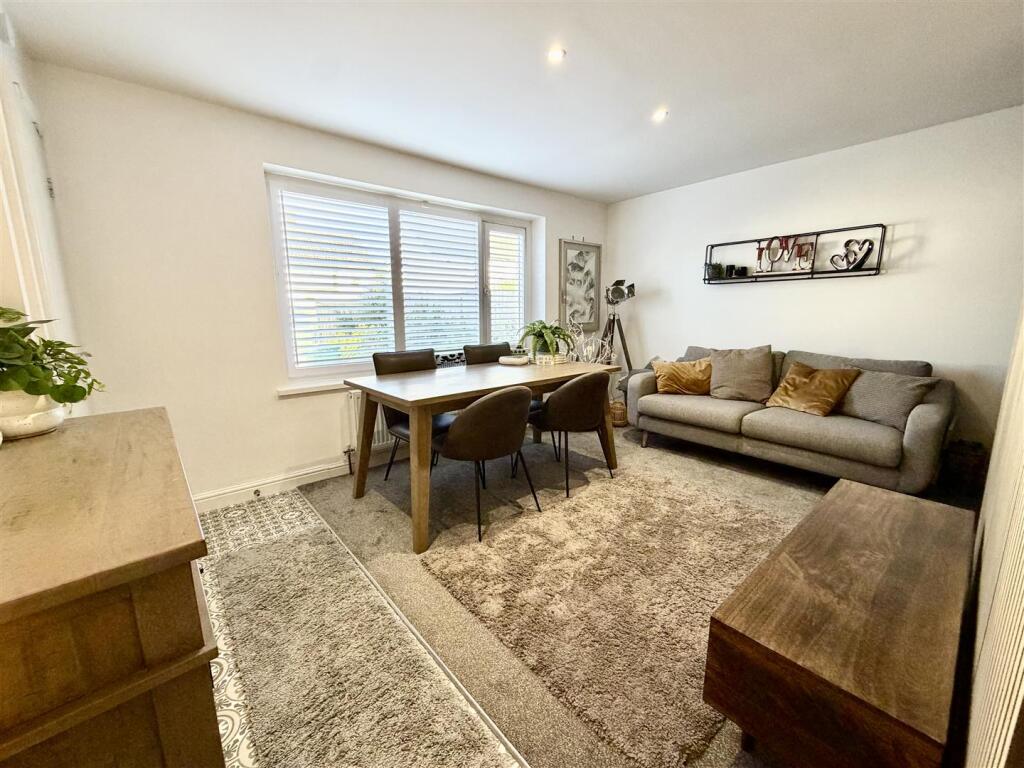 House in Leeds, Kippax - View 3