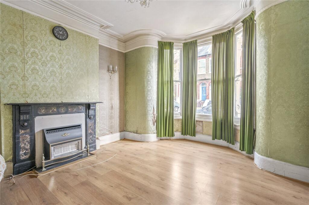 House in London - View 2