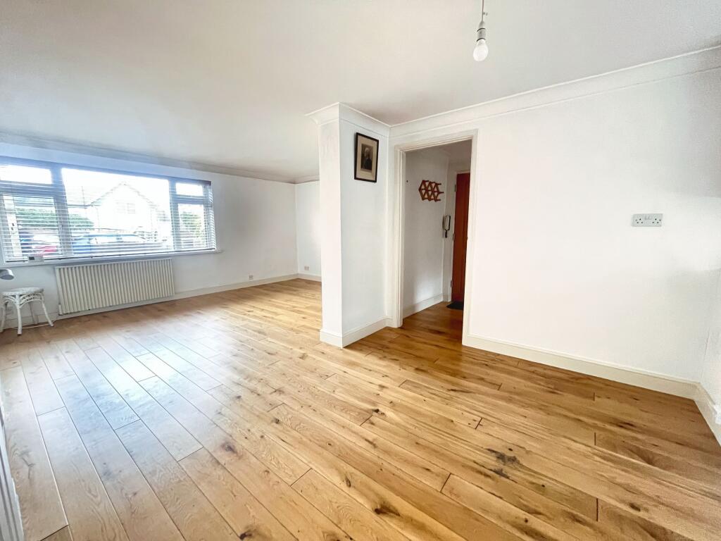 2 Limes Court, Cowbridge, The Vale of Glamorgan CF71 7BL photo 3