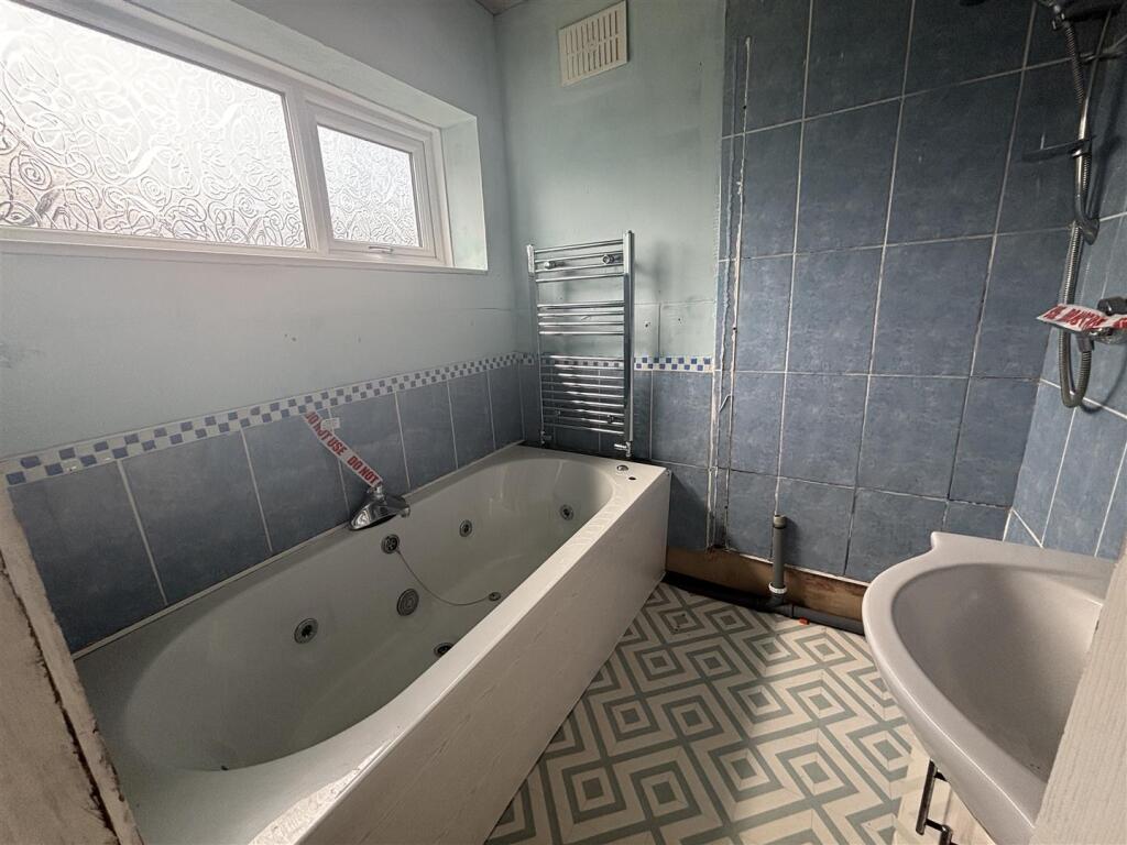 House in Bradford - View 3