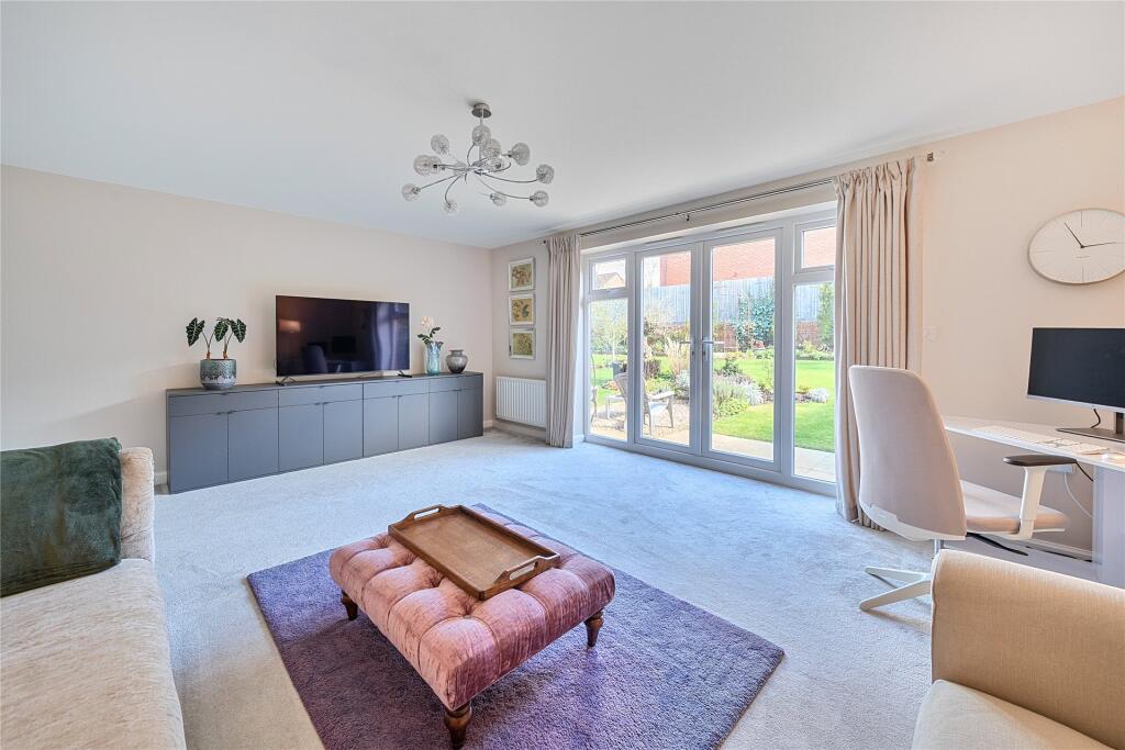 Becketts Lane, Steeple Claydon, Buckingham, Buckinghamshire, MK18 photo 4