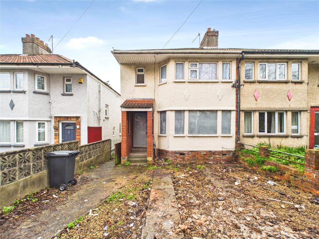 3-bed semi-detached on Oakenhill Walk, Bristol, BS4, £300,000