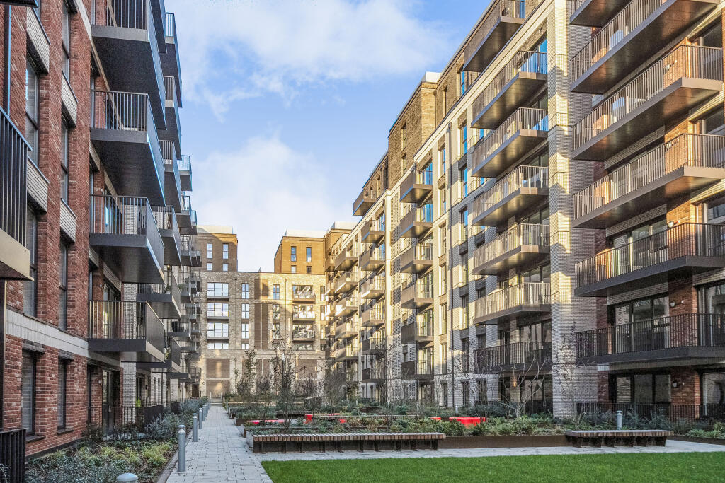Main image of property: 3 bed, 3rd floor, Riley House, London, SW4