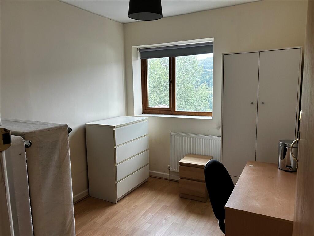 Wood Road, PONTYPRIDD photo 4