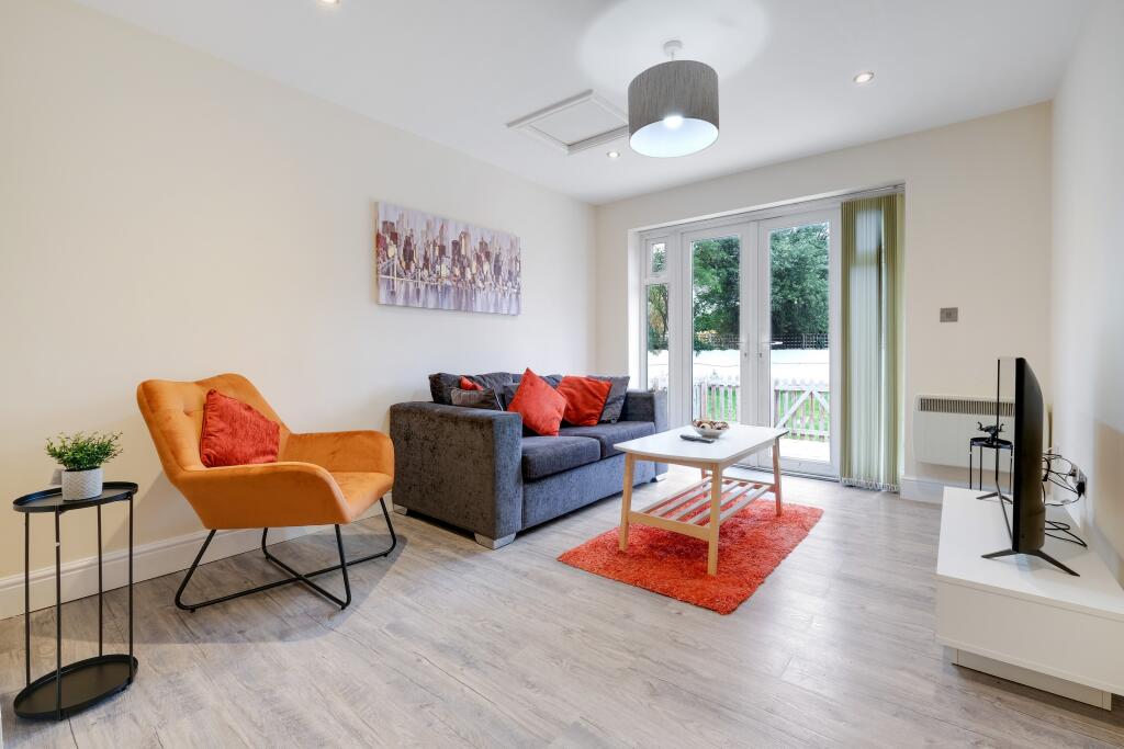 Apartment in Slough - View 2