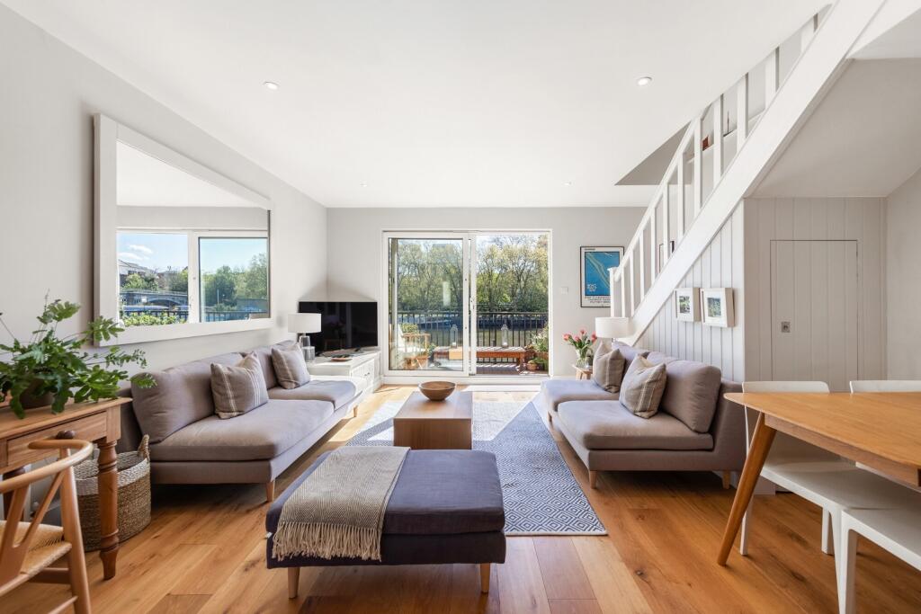 Main image of property: Lower Teddington Road, Kingston Upon Thames, Greater London, KT1