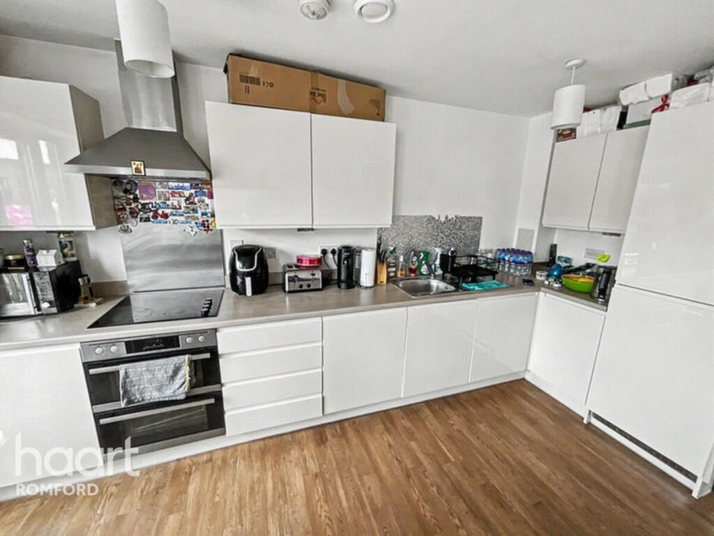 Maxwell Road, Romford photo 5